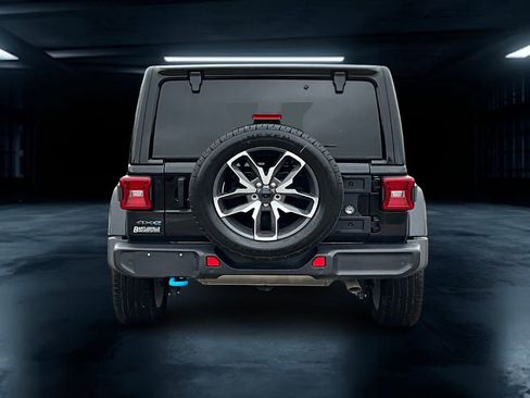 Used 2024 Jeep Wrangler Unlimited w/ Convenience Group image 4