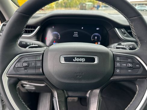 Used 2023 Jeep Grand Cherokee L Limited w/ Trailer Tow Group (B) image 35