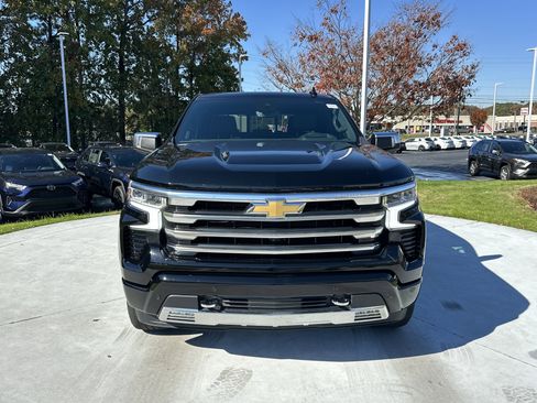 Used 2024 Chevrolet Silverado 1500 High Country w/ High Country Premium Package image 3
