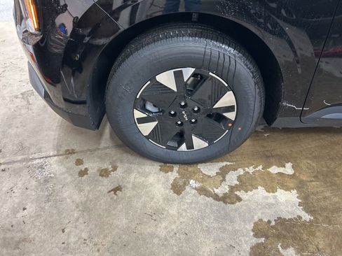 New 2026 Kia Carnival LXS image 31