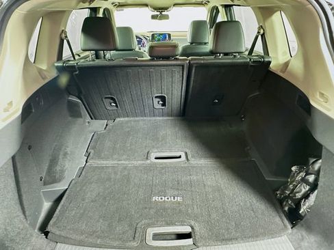 Certified 2022 Nissan Rogue Platinum w/ Head-Up Display Package image 29