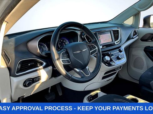 Used 2022 Chrysler Voyager LX FWD image 22