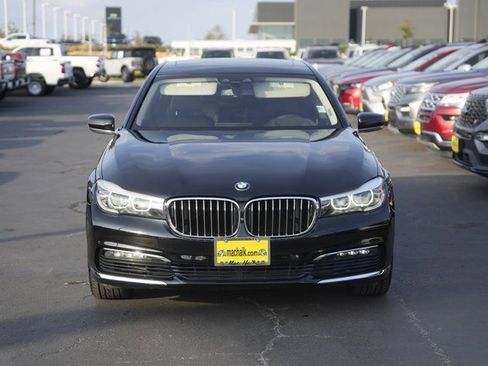 Used 2016 BMW 740i image 3
