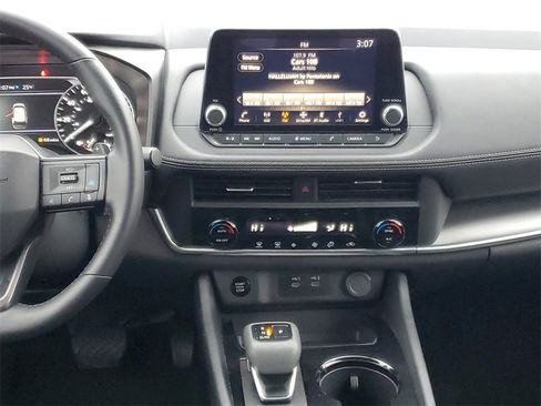 Used 2025 Nissan Rogue SV image 24