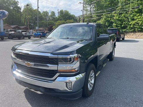 Used 2017 Chevrolet Silverado 1500 LT w/ All Star Edition AWD/4WD image 6