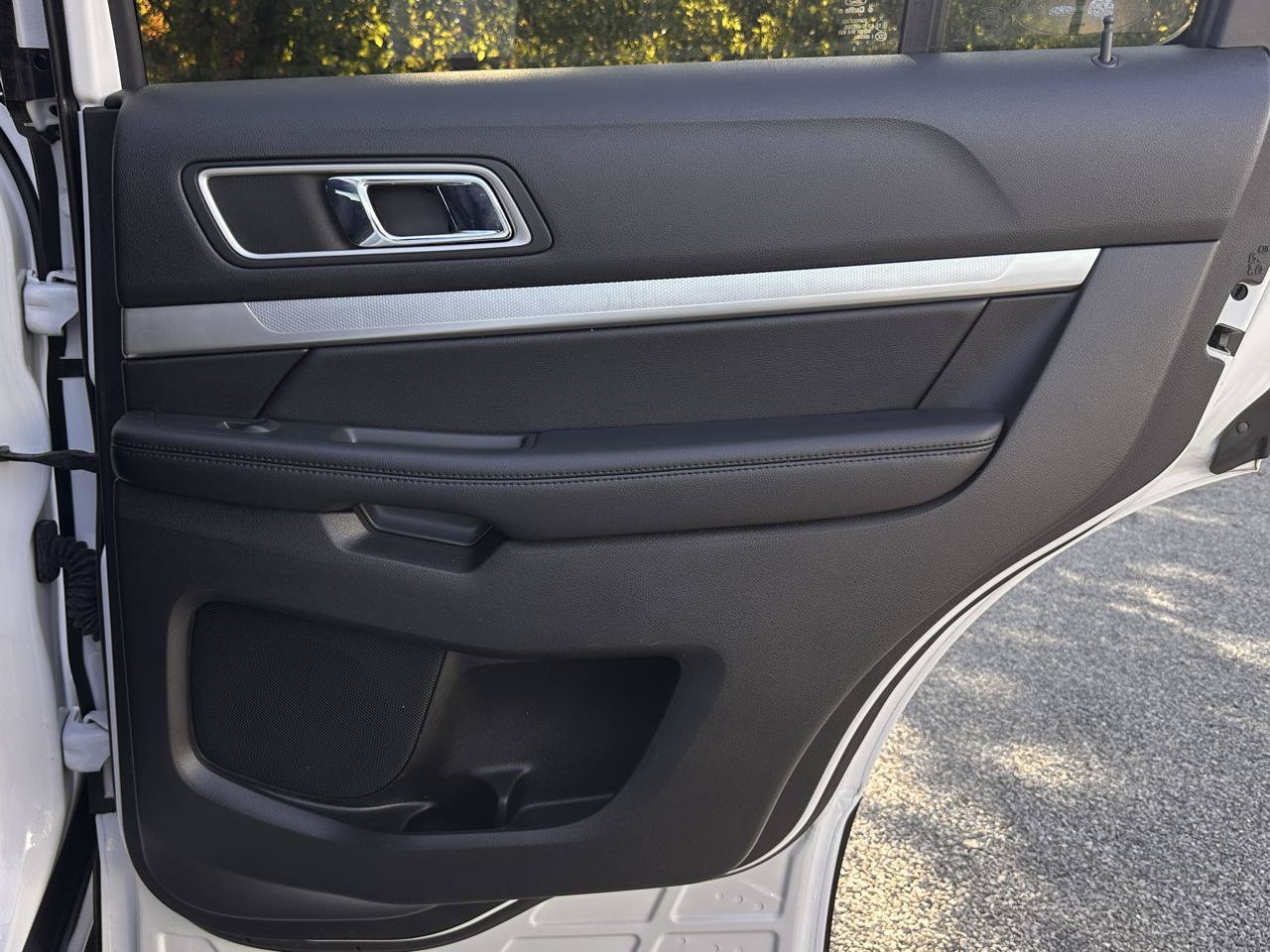 Used 2017 Ford Explorer XLT AWD/4WD image 32