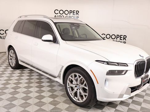 Used 2023 BMW X7 xDrive40i w/ Premium Package image 1