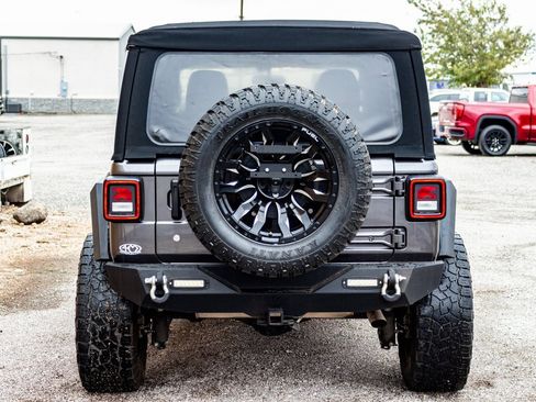 Used 2018 Jeep Wrangler Unlimited Sport S image 4