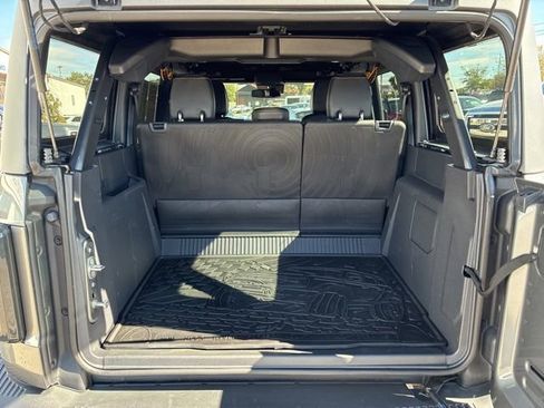 Used 2024 Ford Bronco Badlands image 9