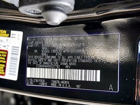 Used 2024 Toyota Highlander LE image 34