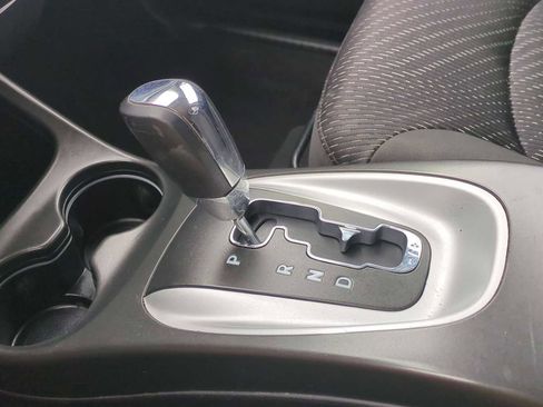 Used 2019 Dodge Journey SE image 15