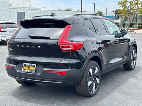 New 2025 Volvo EX40 Core w/ Climate Package image 4