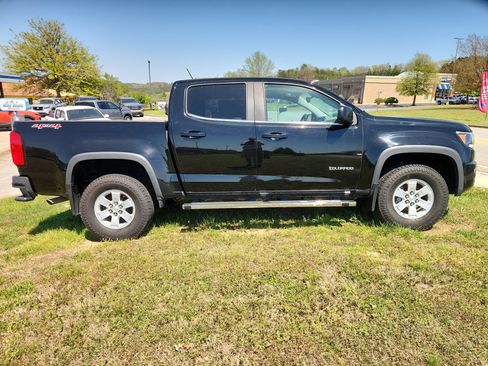 Used 2020 Chevrolet Colorado W/T w/ WT Convenience Package AWD/4WD image 2