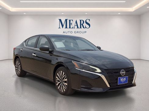 Used 2024 Nissan Altima 2.5 SV AWD/4WD image 7