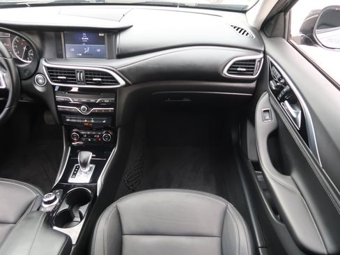 Used 2017 INFINITI QX30 image 15