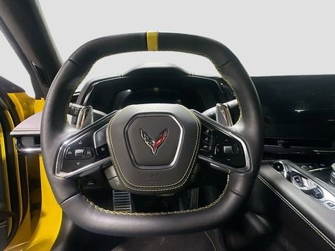 Used 2025 Chevrolet Corvette Stingray Premium Conv w/ Z51 Performance Package RWD image 13