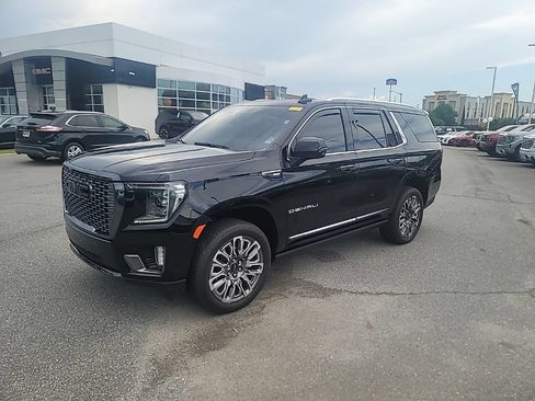 Used 2023 GMC Yukon Denali Ultimate AWD/4WD image 2