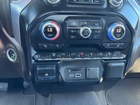 Used 2020 GMC Sierra 2500 SLT w/ Driver Alert Package I AWD/4WD image 23