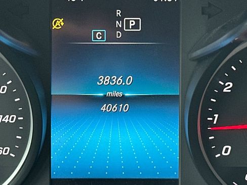 Certified 2022 Mercedes-Benz GLC 300 4MATIC image 4