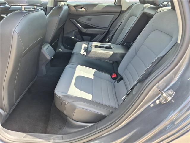 Used 2025 Volkswagen Jetta SE FWD image 20