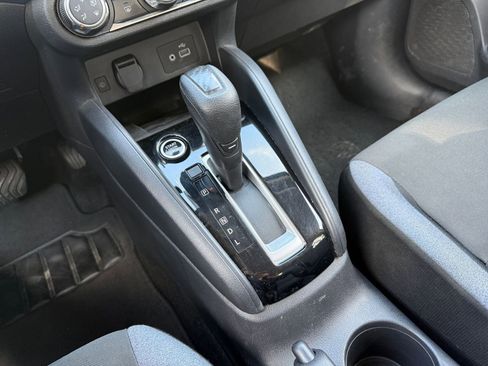 Used 2025 Nissan Versa SV FWD image 41