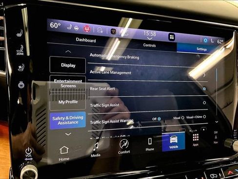 Used 2024 Jeep Grand Wagoneer Series III w/ Rear-Seat Entertainment Group AWD/4WD image 37