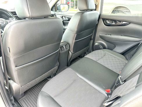 Used 2022 Nissan Rogue Sport SV w/ Technology Package image 24