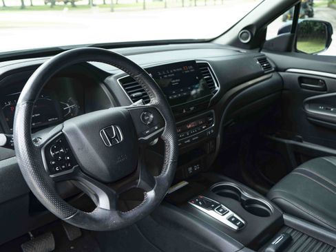 Used 2023 Honda Passport TrailSport image 16