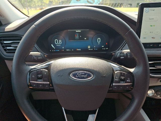 Used 2023 Ford Escape Platinum w/ Premium Technology Package AWD/4WD image 20