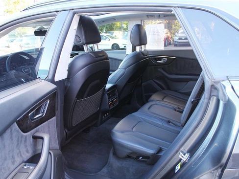 Used 2020 Audi Q8 Prestige w/ Prestige Package image 27