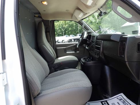 Used 2021 Chevrolet Express 2500 image 35