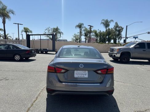 Used 2022 Nissan Altima 2.5 SV FWD image 7