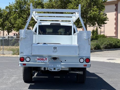 New 2026 RAM 3500 Tradesman w/ Chrome Appearance Group A AWD/4WD image 4