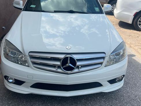 Used 2009 Mercedes-Benz C 300 Sedan image 3