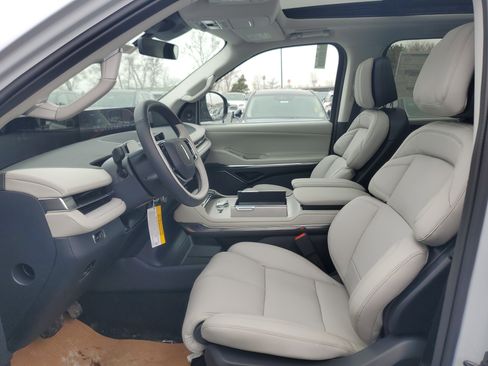 New 2026 Lincoln Navigator Reserve image 12