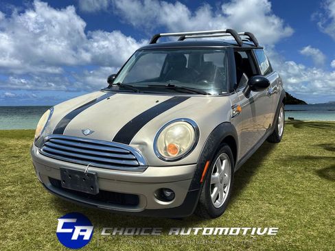 Used 2010 MINI Cooper Hardtop FWD image 1