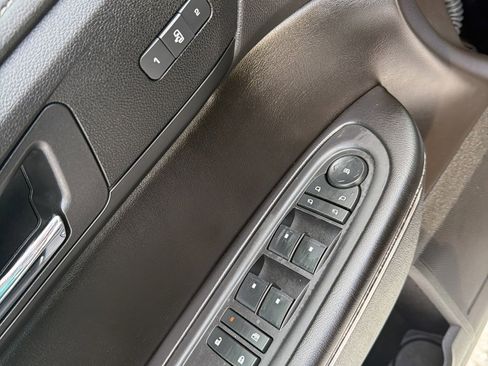 Used 2017 GMC Acadia Limited SLT image 16