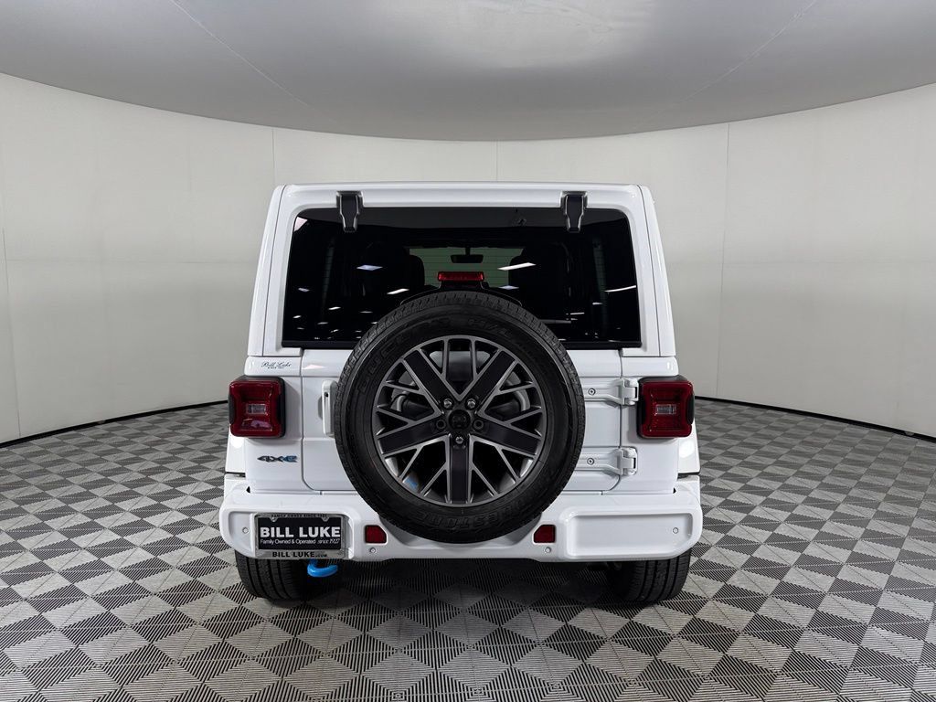 Certified 2023 Jeep Wrangler Unlimited Sahara AWD/4WD image 8