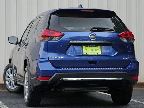 Used 2017 Nissan Rogue S AWD/4WD image 5