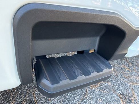 Used 2025 Ford F350 Platinum w/ FX4 Off-Road Package image 16