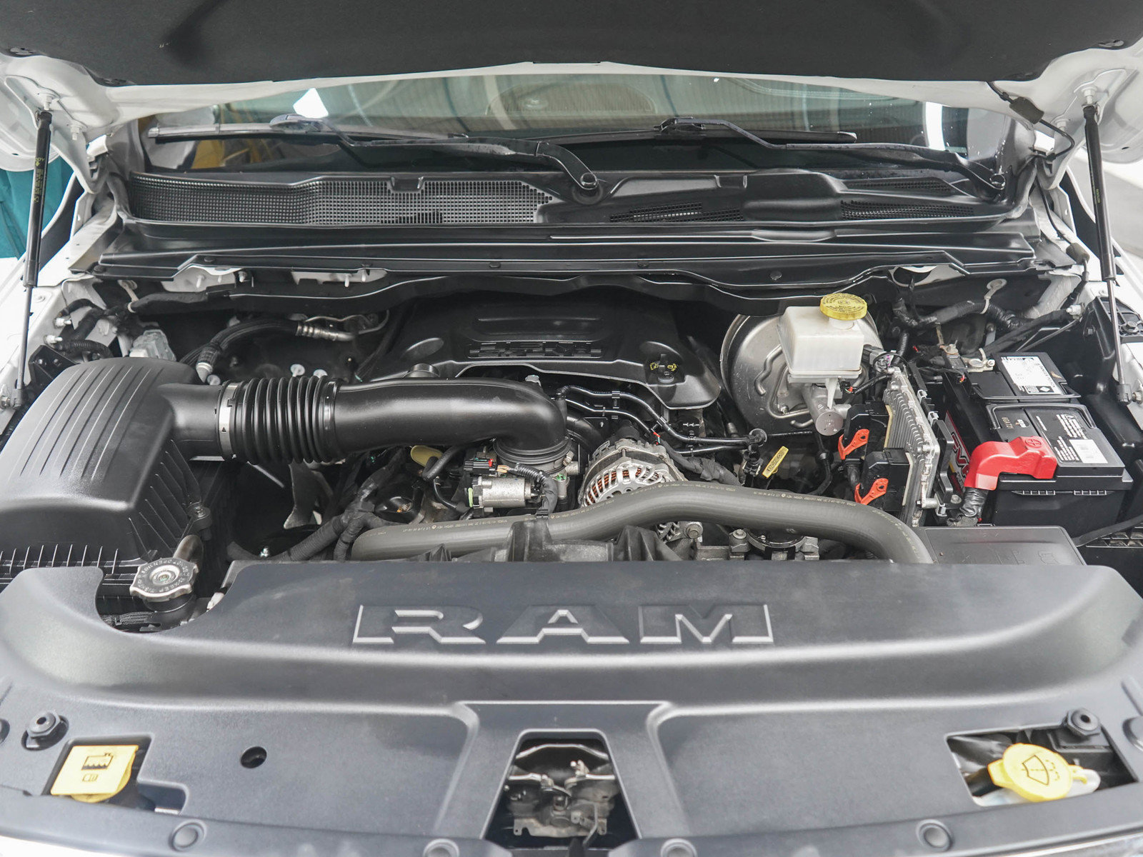 Used 2019 RAM 1500 Laramie AWD/4WD image 29