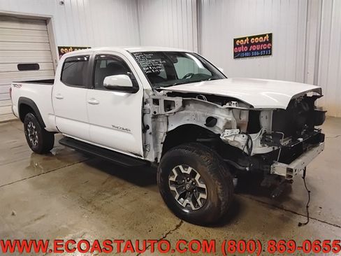 Used 2017 Toyota Tacoma TRD Off-Road image 1