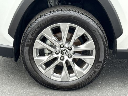 Certified 2025 Toyota RAV4 XLE Premium AWD/4WD image 5