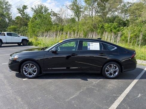 Used 2024 Honda Accord EX image 2