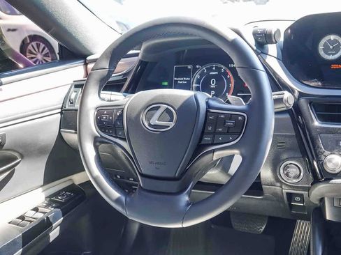 Used 2025 Lexus ES 300h w/ Premium Package FWD image 14