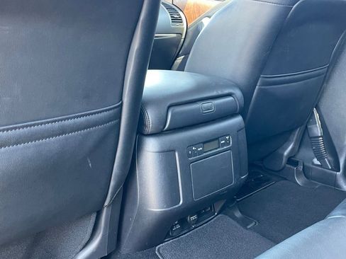 Used 2023 Nissan Armada SL image 25