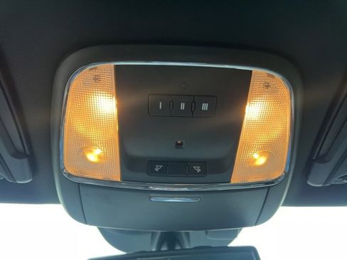 Used 2014 Chrysler 300 AWD w/ Driver Convenience Group image 29