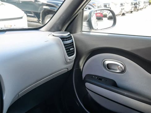 Used 2016 Kia Soul image 21