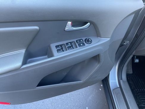 Used 2016 Kia Sportage LX image 18