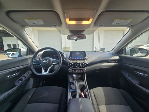 Used 2023 Nissan Sentra SV w/ All-Weather Package FWD image 9